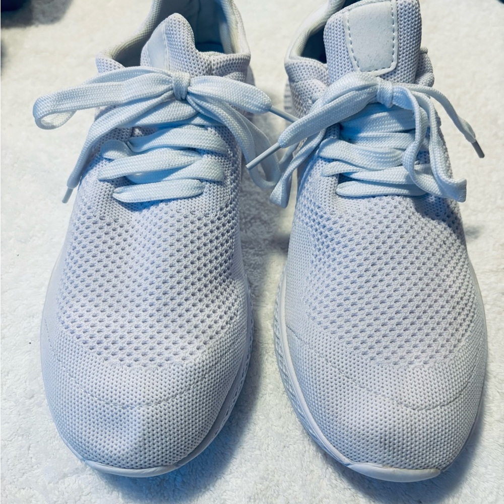 Brand New LERARE Light Weight Mens Size Running shoe - Size 10 / 44 EURO box 3